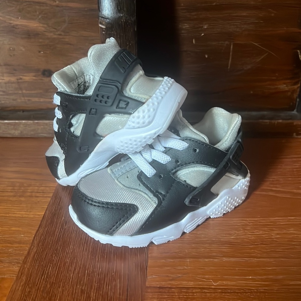 Nike Huarache Toddler Sneakers 5C